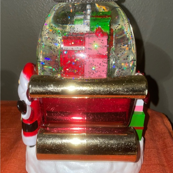 Bath & Body Works Santa Sleigh Water Globe 3 Wick Candle Holder - Picture 3 of 9